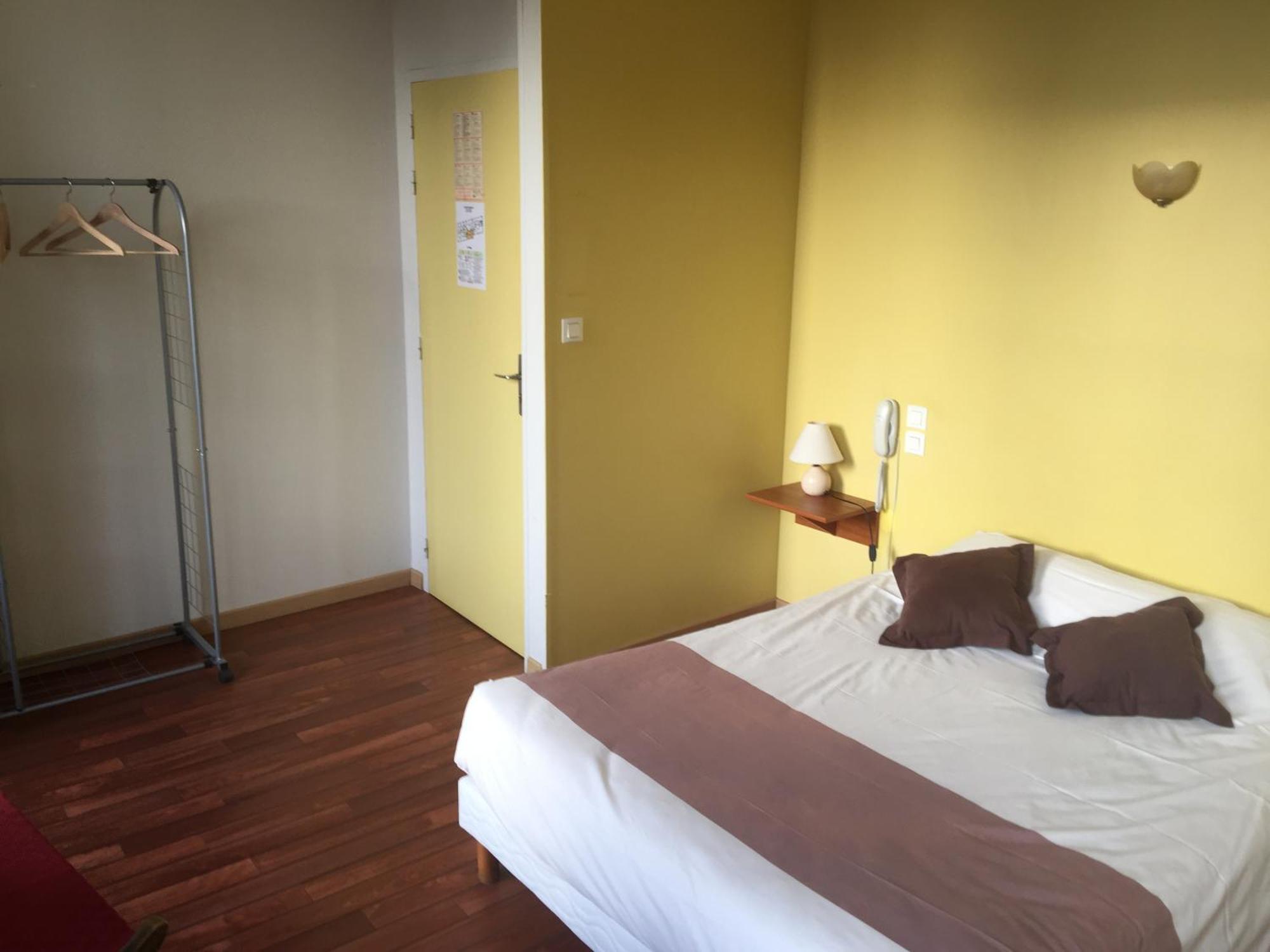 Au Pere Tranquille Hotel Tinchebray-Bocage Ngoại thất bức ảnh