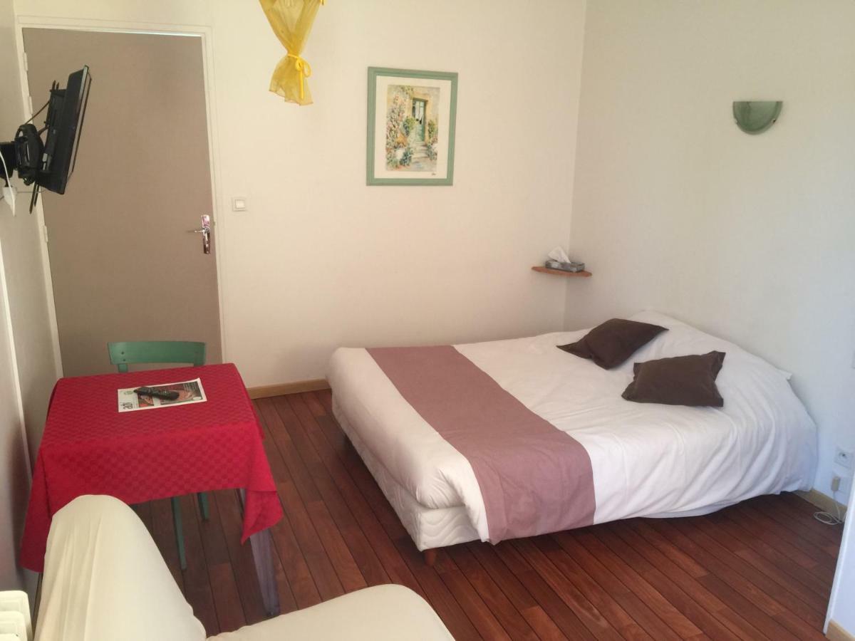 Au Pere Tranquille Hotel Tinchebray-Bocage Ngoại thất bức ảnh